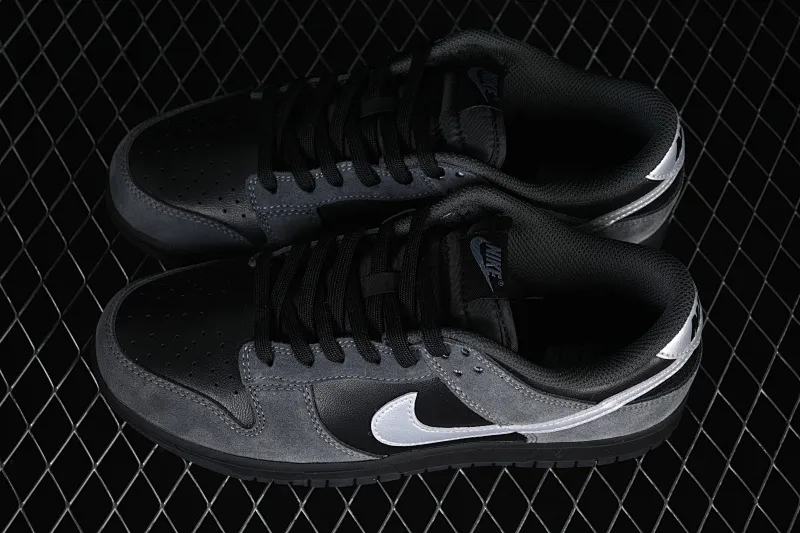 All categories Nk SB Dunk series Nk SB Dunk Low low-top sneakers Nike SB Dunk Low black and gray color low-top casual sneakers II7636-001